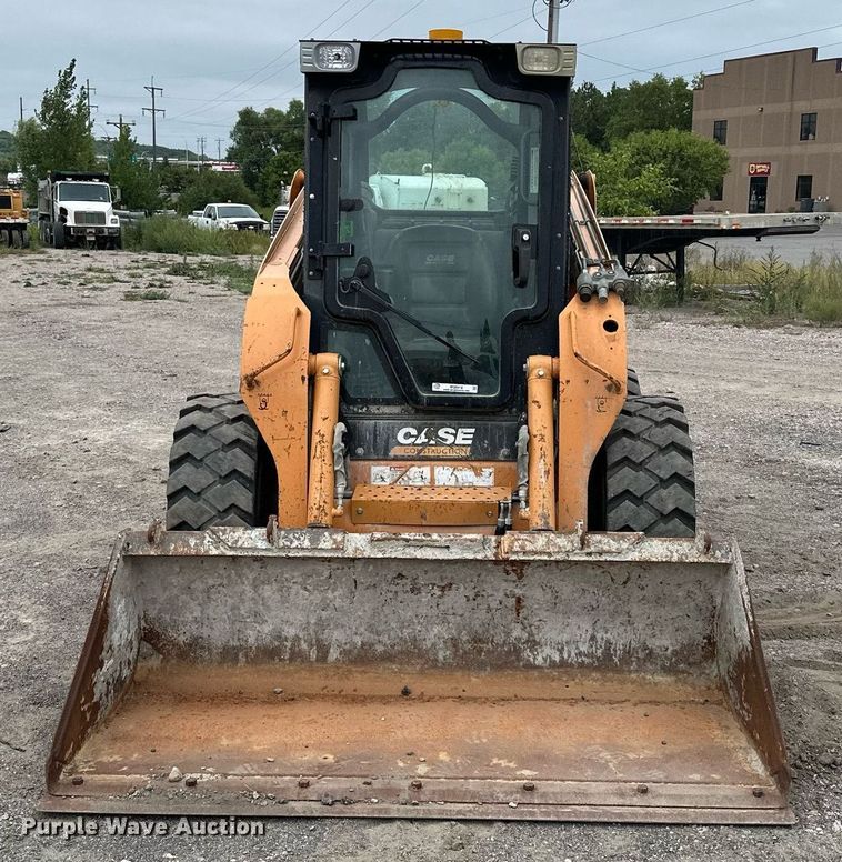 image for item MQ9418 2011 Case SR200  skid steer loader
