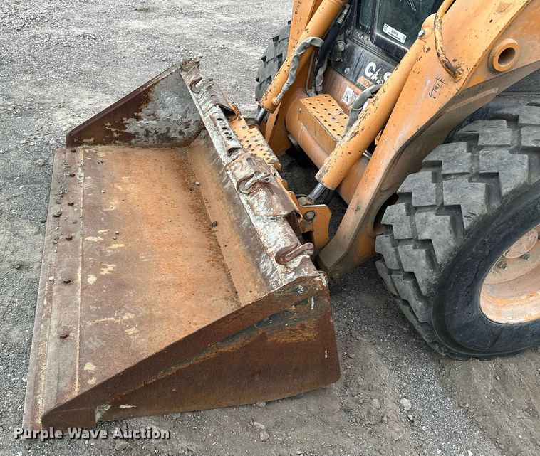 image for item MQ9418 2011 Case SR200  skid steer loader