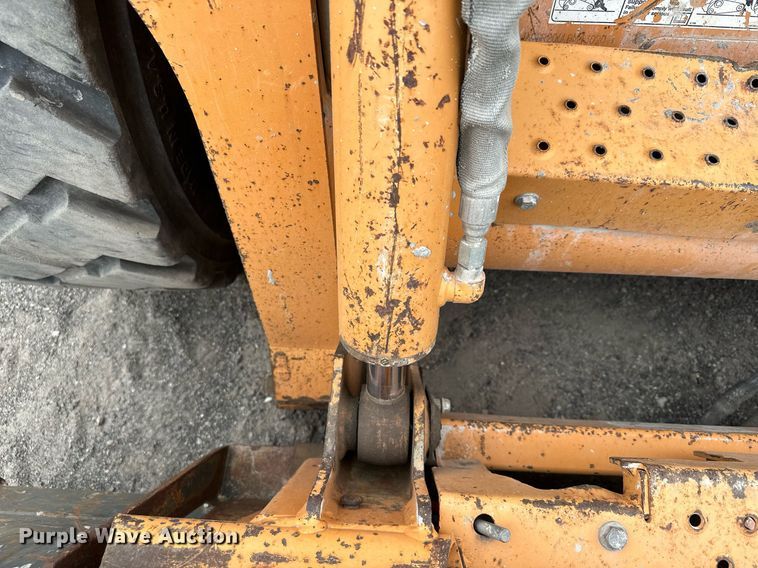 image for item MQ9418 2011 Case SR200  skid steer loader