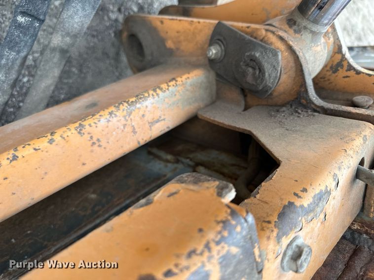 image for item MQ9418 2011 Case SR200  skid steer loader