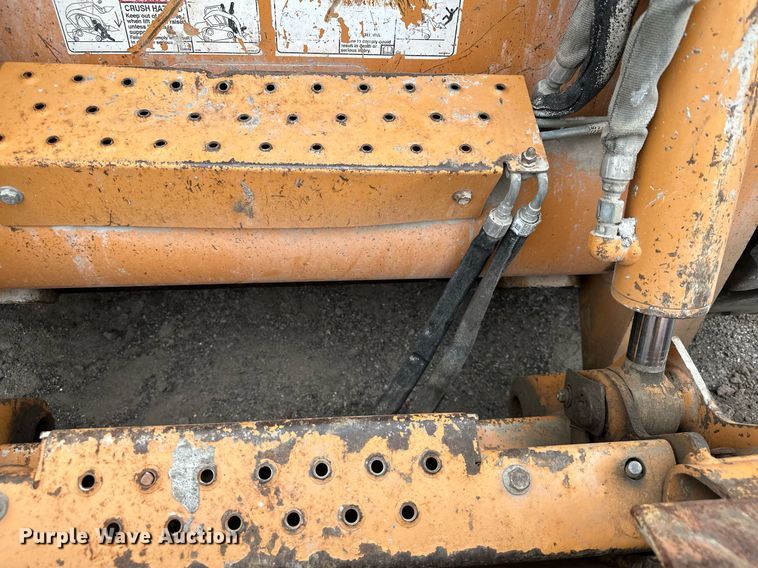 image for item MQ9418 2011 Case SR200  skid steer loader