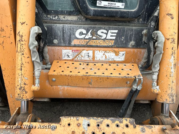 image for item MQ9418 2011 Case SR200  skid steer loader