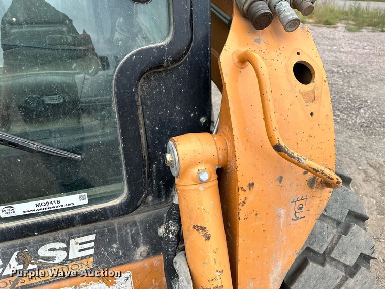 image for item MQ9418 2011 Case SR200  skid steer loader
