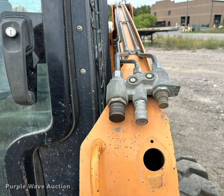 image for item MQ9418 2011 Case SR200  skid steer loader