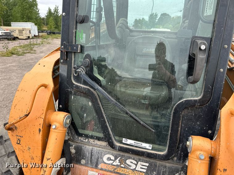 image for item MQ9418 2011 Case SR200  skid steer loader