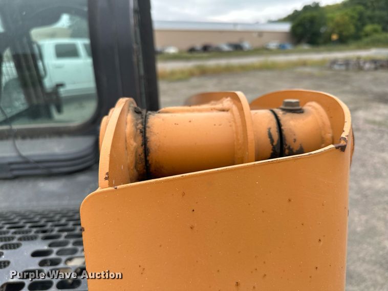 image for item MQ9418 2011 Case SR200  skid steer loader