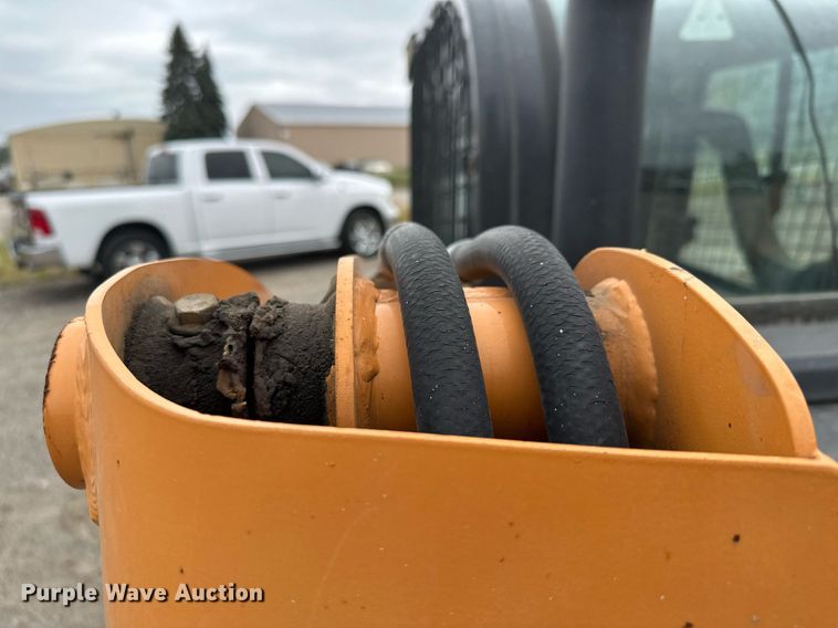 image for item MQ9418 2011 Case SR200  skid steer loader