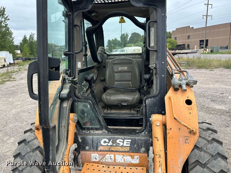 image for item MQ9418 2011 Case SR200  skid steer loader