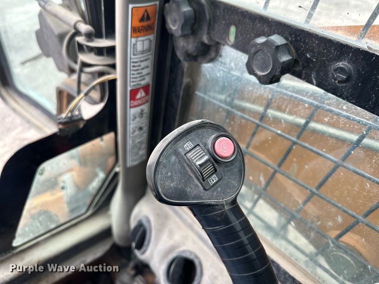 image for item MQ9418 2011 Case SR200  skid steer loader