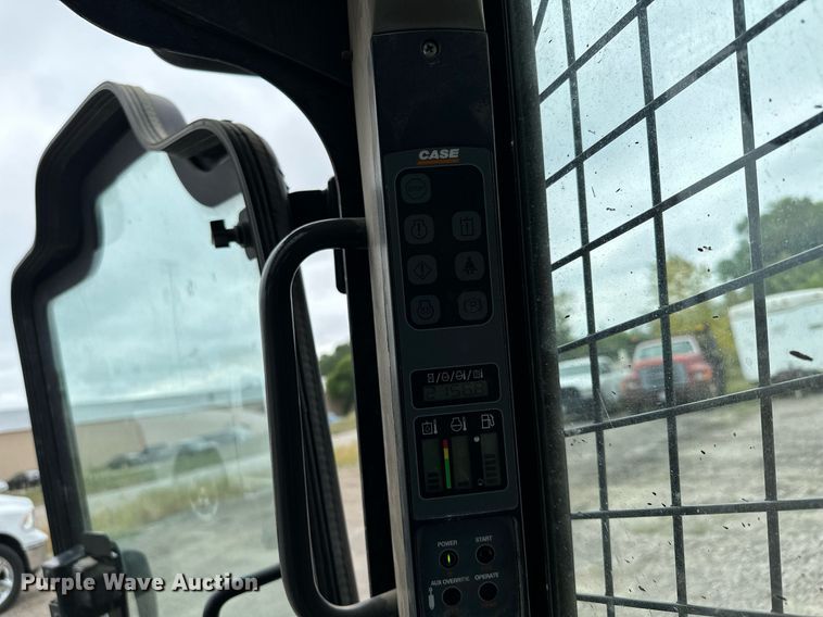 image for item MQ9418 2011 Case SR200  skid steer loader