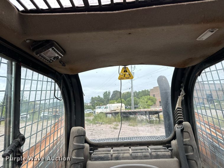 image for item MQ9418 2011 Case SR200  skid steer loader