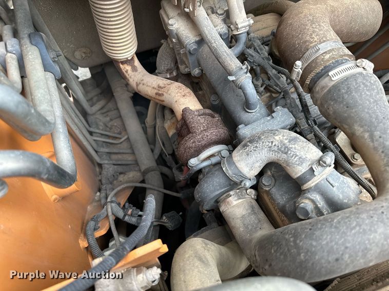 image for item MQ9418 2011 Case SR200  skid steer loader