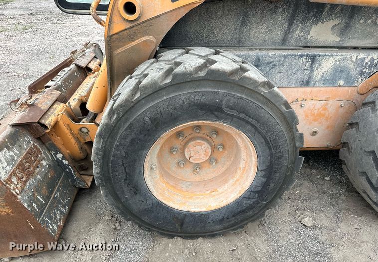 image for item MQ9418 2011 Case SR200  skid steer loader