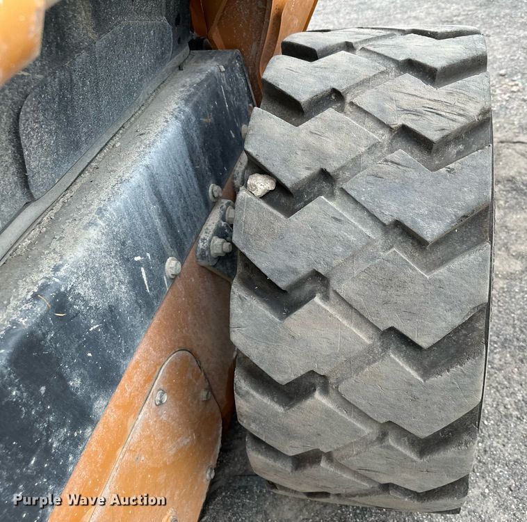 image for item MQ9418 2011 Case SR200  skid steer loader