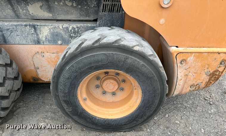 image for item MQ9418 2011 Case SR200  skid steer loader