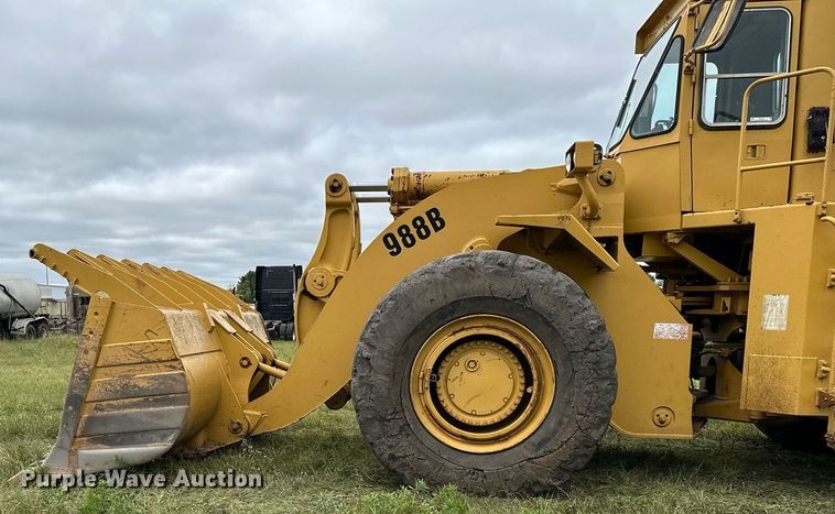 image for item MQ9425 1978 Caterpillar 988B wheel loader