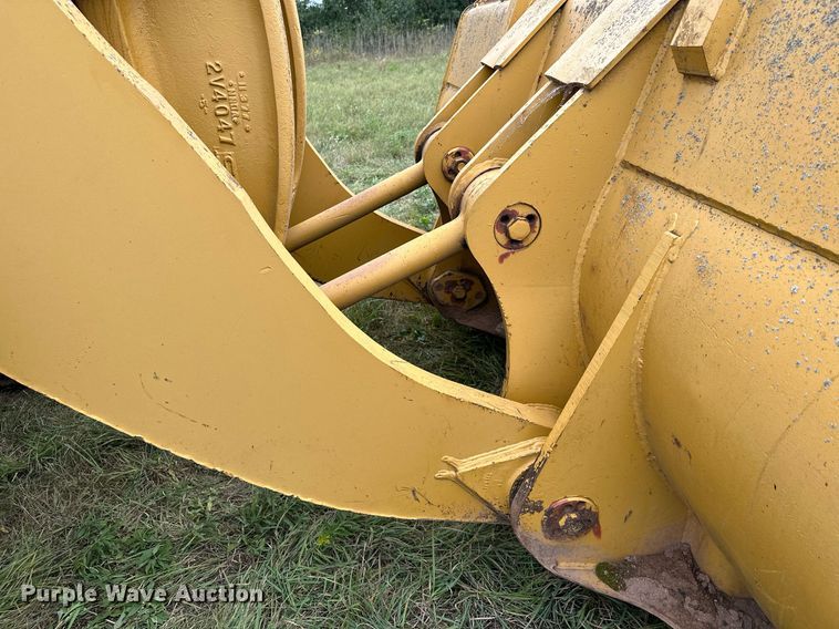 image for item MQ9425 1978 Caterpillar 988B wheel loader