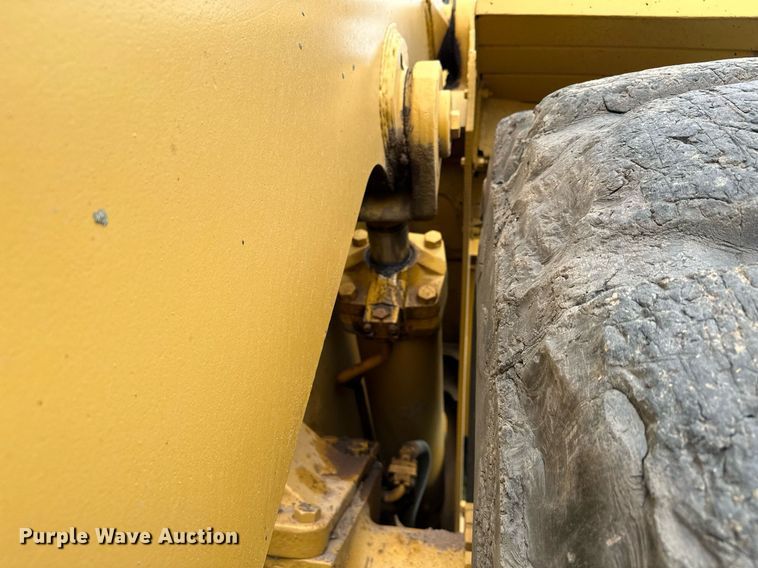 image for item MQ9425 1978 Caterpillar 988B wheel loader