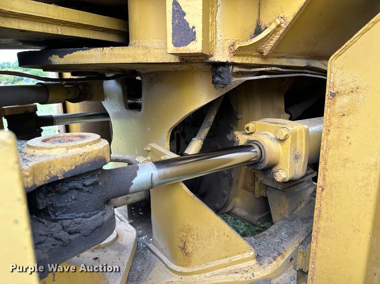 image for item MQ9425 1978 Caterpillar 988B wheel loader