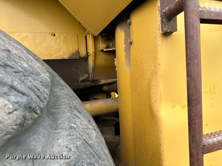 image for item MQ9425 1978 Caterpillar 988B wheel loader