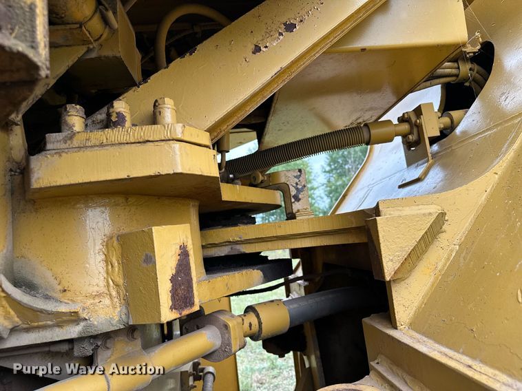 image for item MQ9425 1978 Caterpillar 988B wheel loader