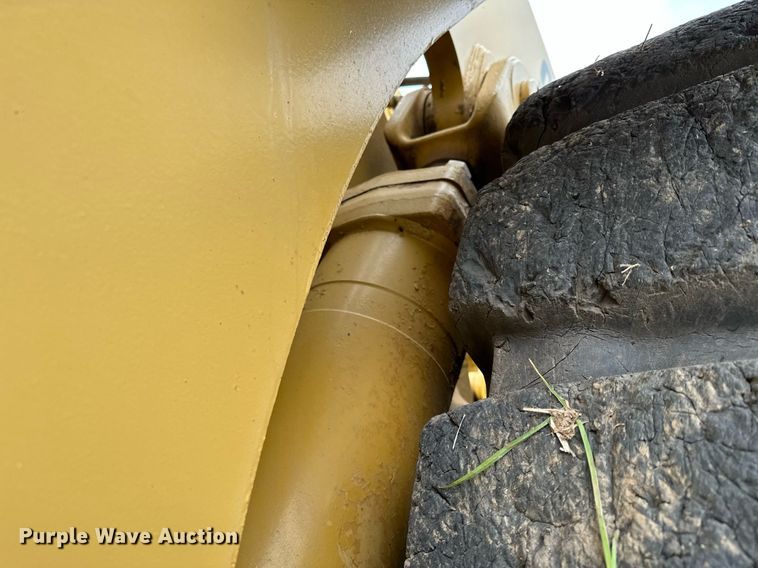 image for item MQ9425 1978 Caterpillar 988B wheel loader