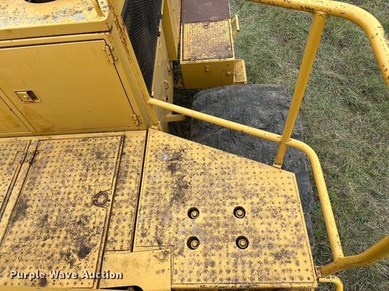 image for item MQ9425 1978 Caterpillar 988B wheel loader