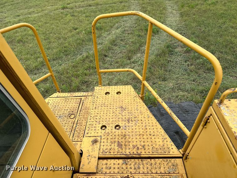 image for item MQ9425 1978 Caterpillar 988B wheel loader