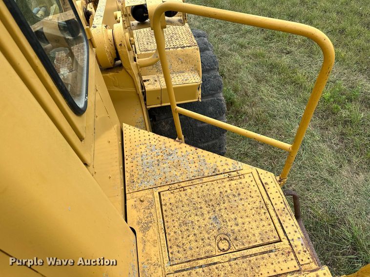 image for item MQ9425 1978 Caterpillar 988B wheel loader
