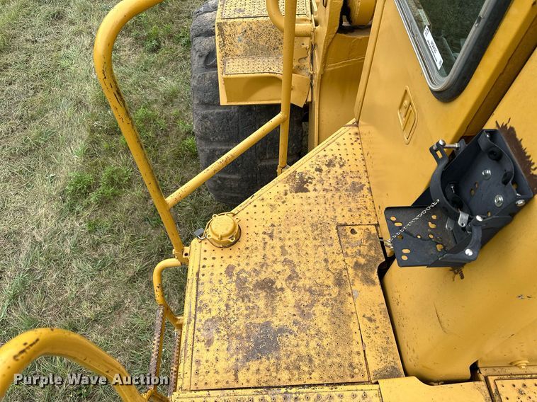 image for item MQ9425 1978 Caterpillar 988B wheel loader