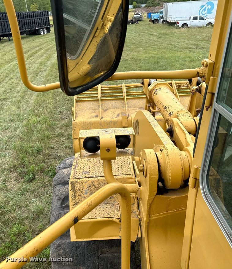 image for item MQ9425 1978 Caterpillar 988B wheel loader