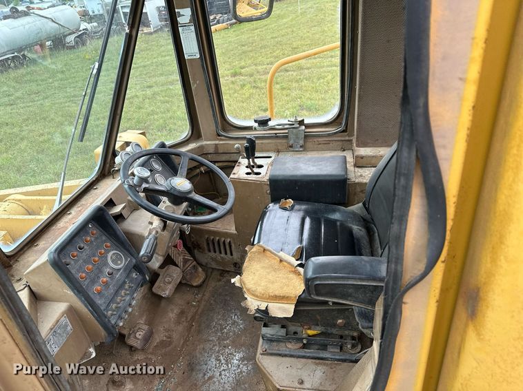 image for item MQ9425 1978 Caterpillar 988B wheel loader