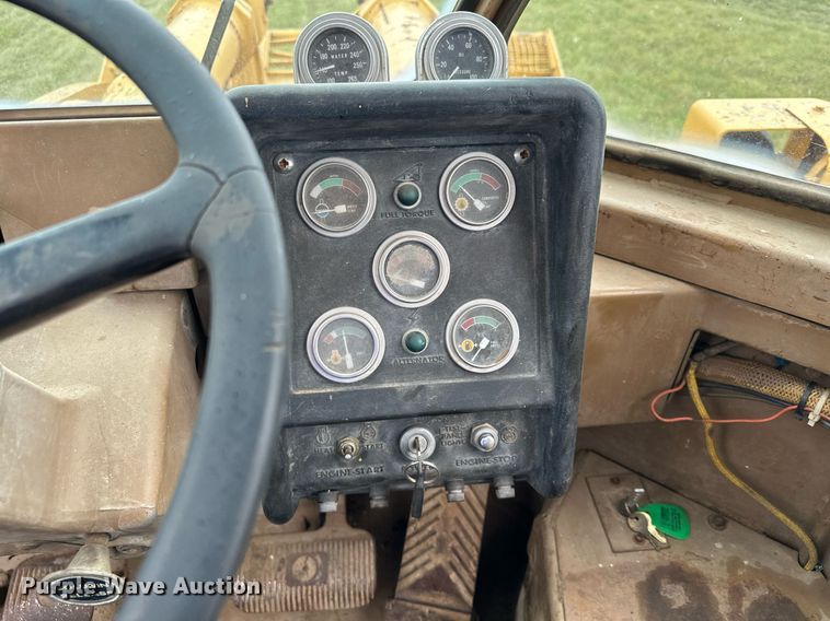 image for item MQ9425 1978 Caterpillar 988B wheel loader