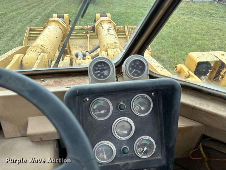 image for item MQ9425 1978 Caterpillar 988B wheel loader