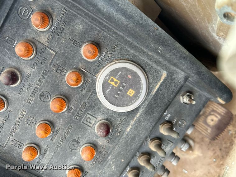 image for item MQ9425 1978 Caterpillar 988B wheel loader