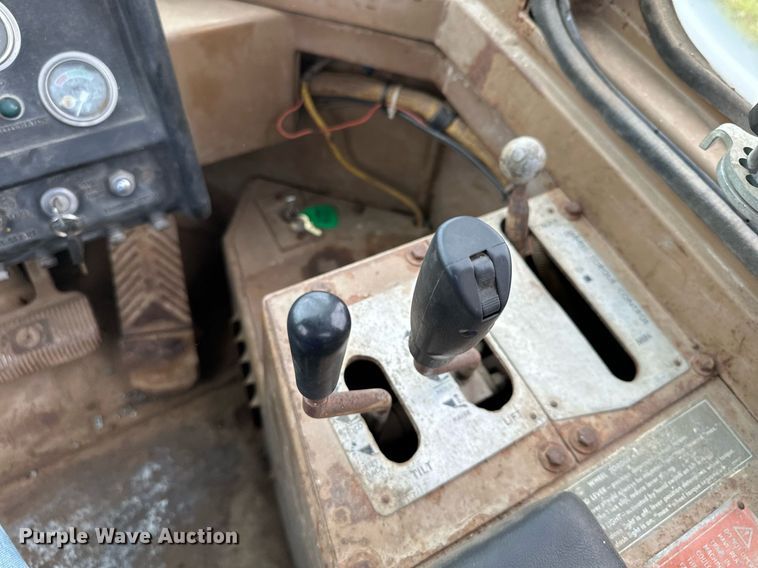 image for item MQ9425 1978 Caterpillar 988B wheel loader