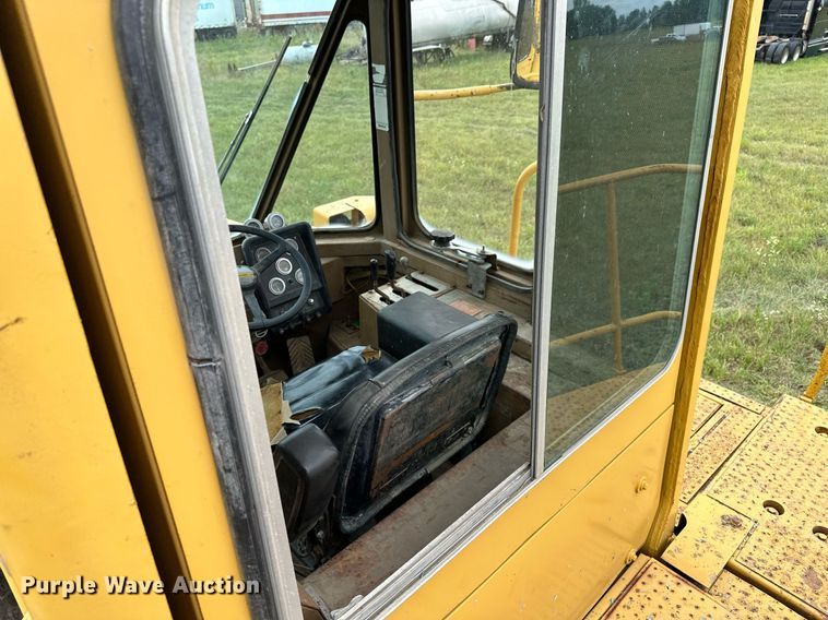 image for item MQ9425 1978 Caterpillar 988B wheel loader