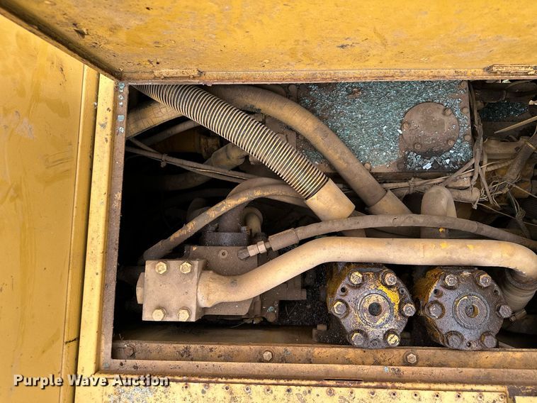 image for item MQ9425 1978 Caterpillar 988B wheel loader