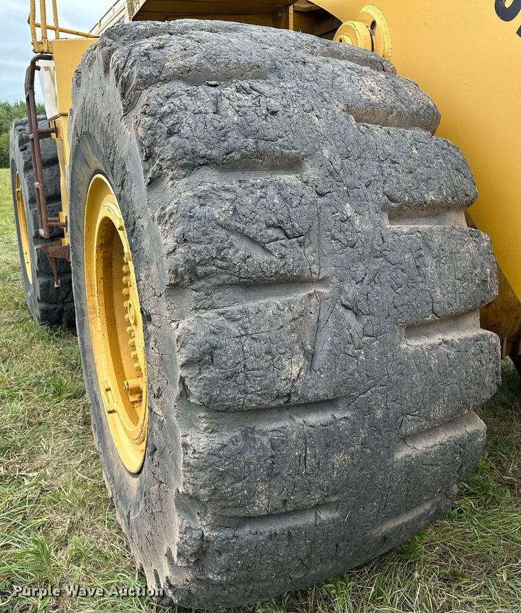 image for item MQ9425 1978 Caterpillar 988B wheel loader