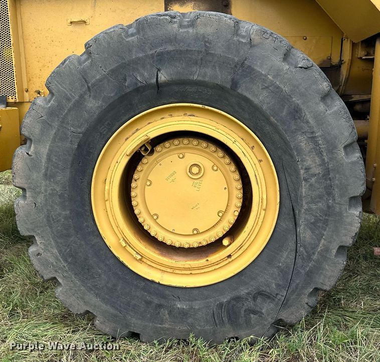 image for item MQ9425 1978 Caterpillar 988B wheel loader