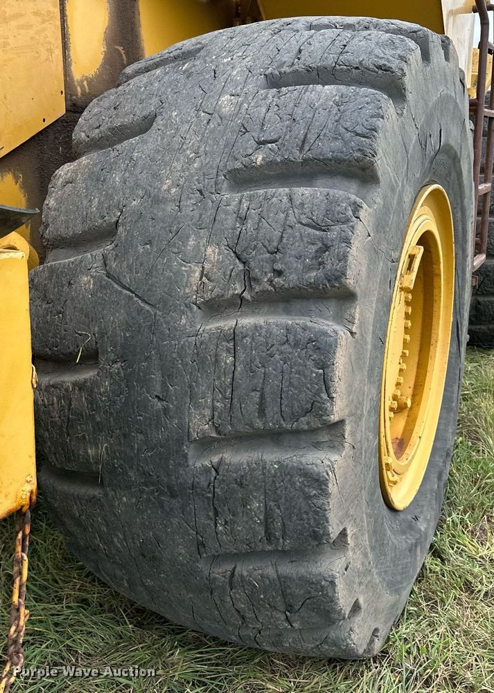 image for item MQ9425 1978 Caterpillar 988B wheel loader