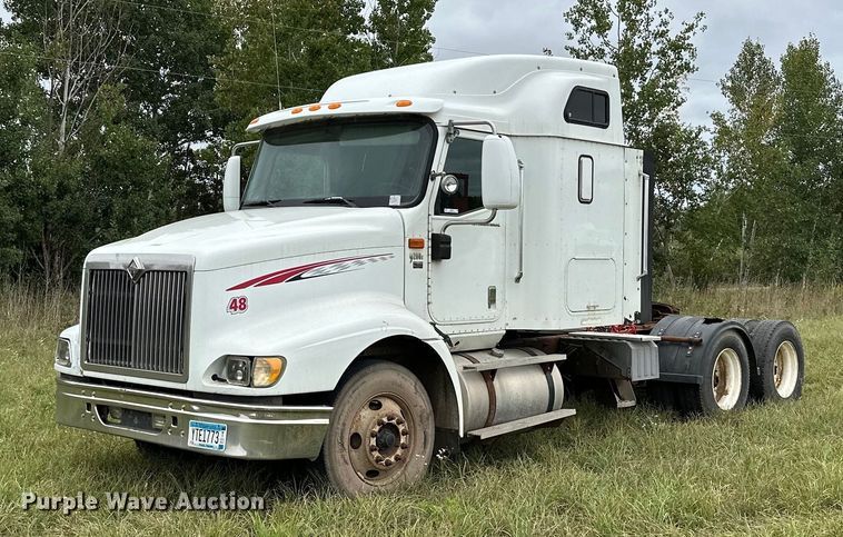 image for item MQ9431 2003 International 9200i  semi truck