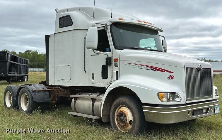 image for item MQ9431 2003 International 9200i  semi truck