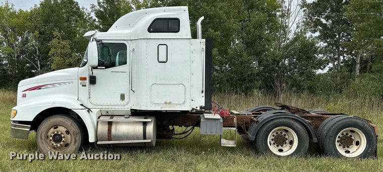 image for item MQ9431 2003 International 9200i  semi truck