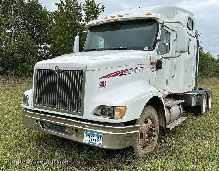 image for item MQ9431 2003 International 9200i  semi truck