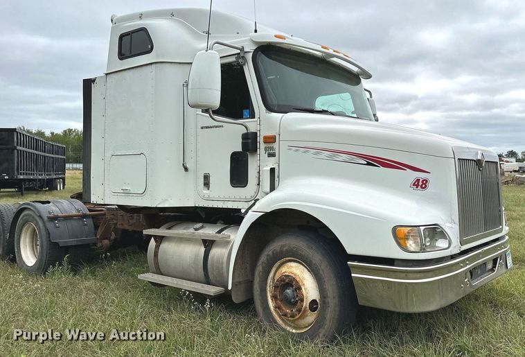 image for item MQ9431 2003 International 9200i  semi truck