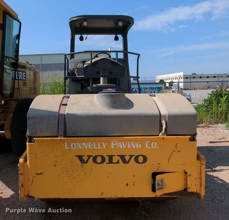 image for item MY9390 2011 Volvo SD77DA  single drum vibratory roller
