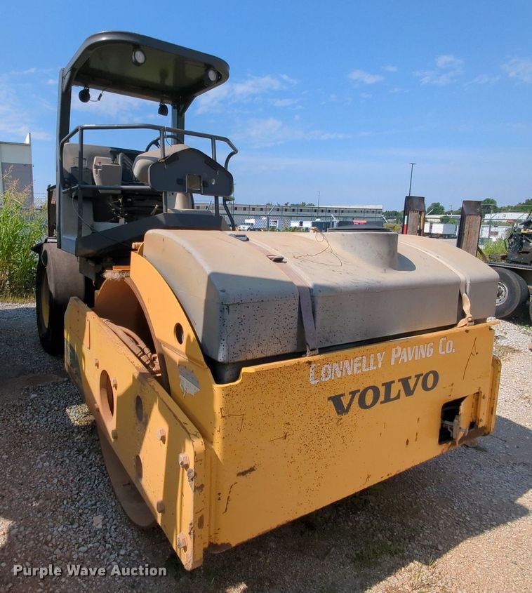 image for item MY9390 2011 Volvo SD77DA  single drum vibratory roller