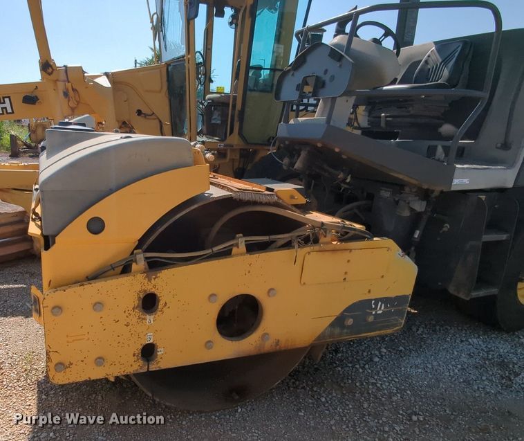 image for item MY9390 2011 Volvo SD77DA  single drum vibratory roller