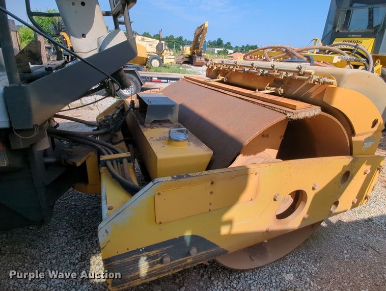 image for item MY9390 2011 Volvo SD77DA  single drum vibratory roller